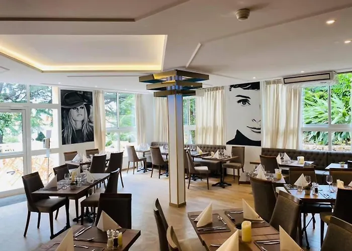 Les Tourelles 3* Сент-Максім