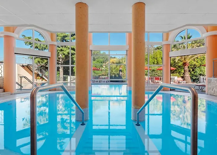 Hotel Les Tourelles 3*